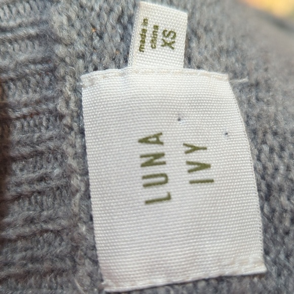 Luna Ivy Gray Cherry Girl Soft Novelty Whimsical Sweater Sz XS - Picture 5 of 9